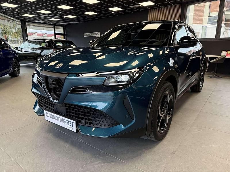 Verde Nuova 2025 Alfa Romeo Junior Edizione Speciale SUV | 29.890 € (Buon prezzo) - Immagine 1/4