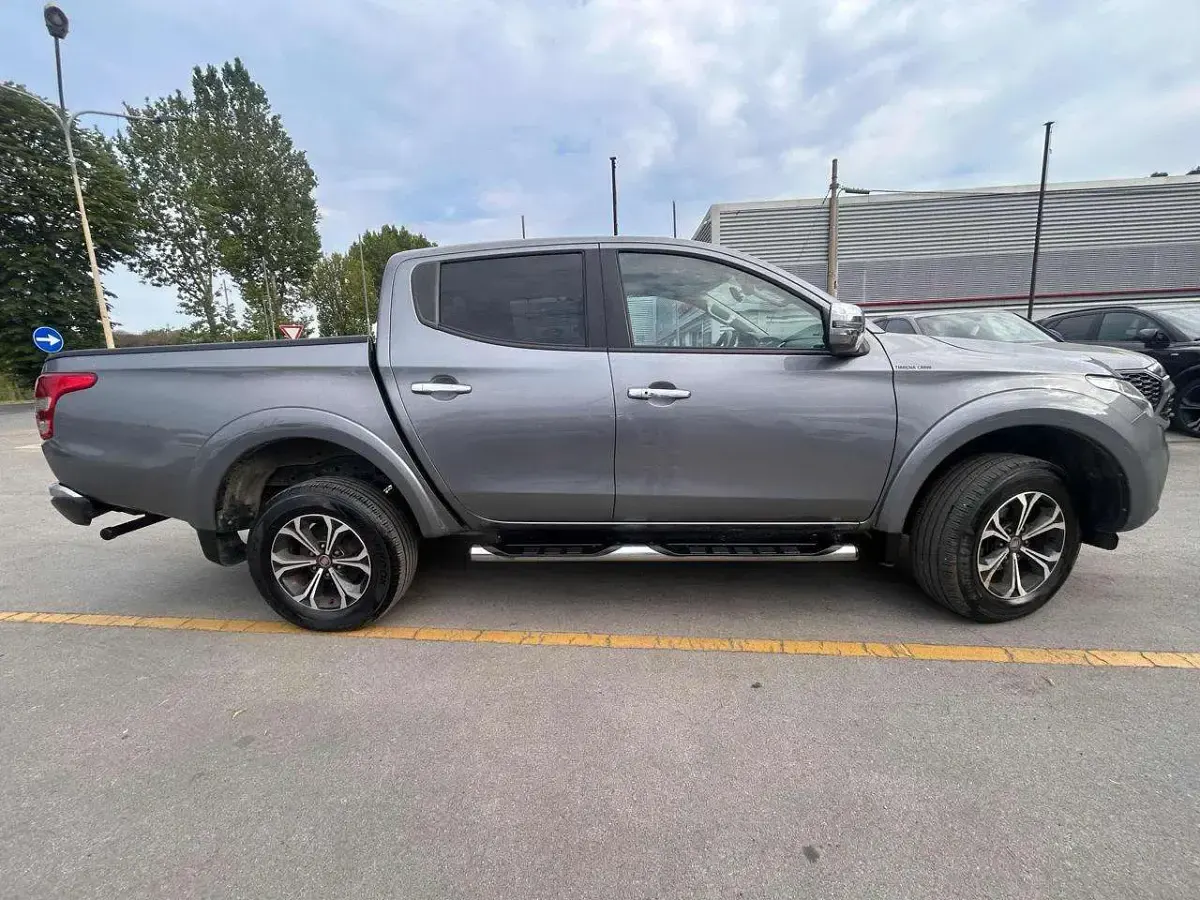 Usata Fiat Fullback Cross 181 CV (133 kW) 2017 Grigio scuro Pick-up