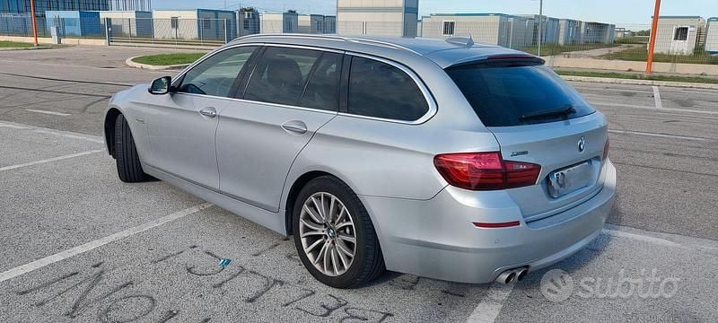 Usata BMW 525 Luxury Line 218 CV (160 kW) 2013 Grigio Station wagon