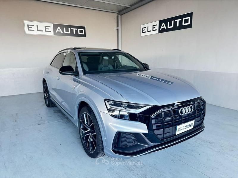 Usata Audi Q8 S-Line 286 CV (210 kW) 2022 Argento SUV