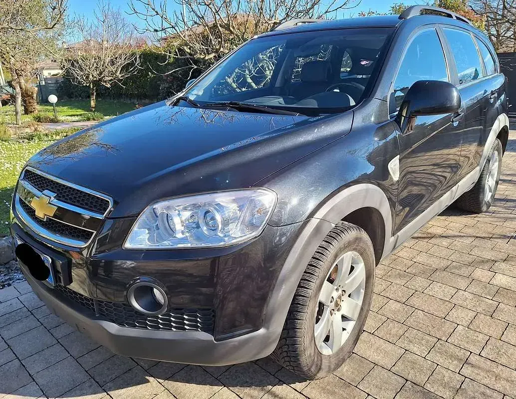 Usata Chevrolet Captiva LT 150 CV (110 kW) 2010 Nero SUV