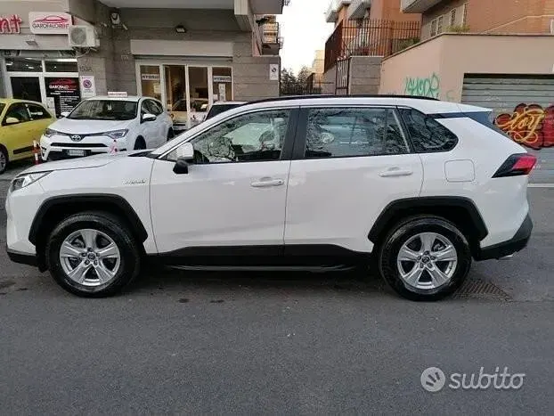 Usata Toyota RAV4 Hybrid Business Edition 178 CV (130 kW) 2021 Bianco SUV