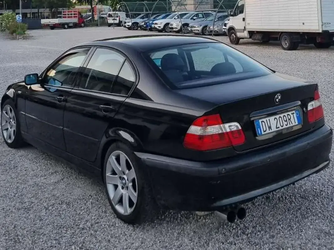 Usata BMW 320 Efficient Dynamics 170 CV (125 kW) 2002 Nero Berlina