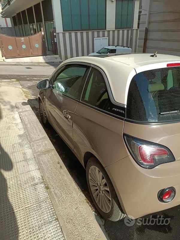Usata Opel Adam 70 CV (51 kW) 2017 Utilitaria