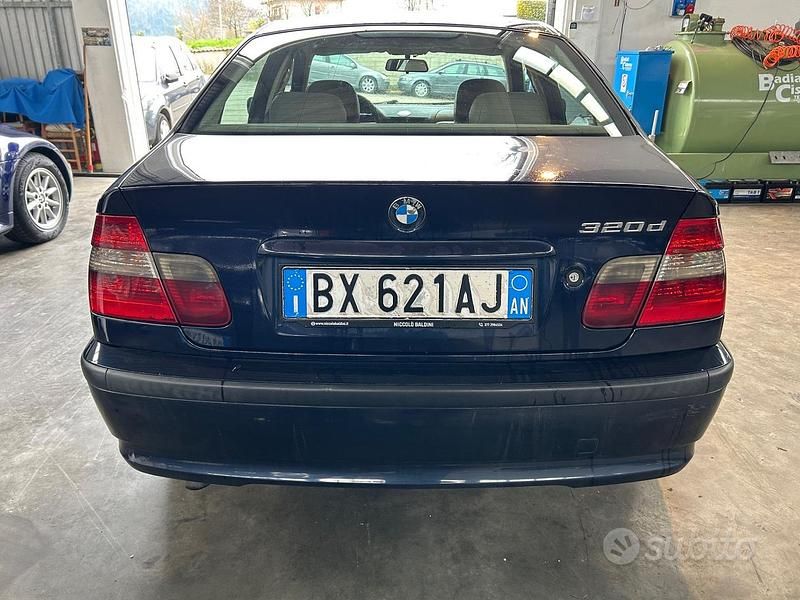 Usata BMW 320 150 CV (110 kW) 2002 Blu Berlina