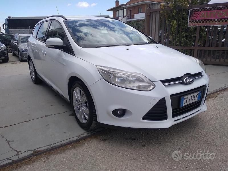 Usata Ford Focus Business Edition 95 CV (69 kW) 2014 Bianco Station wagon