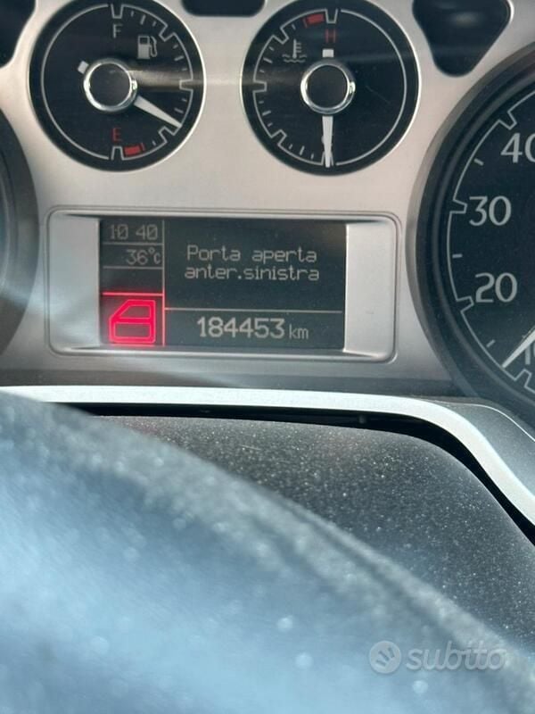 Usata Lancia Delta 120 CV (88 kW) 2010 Utilitaria