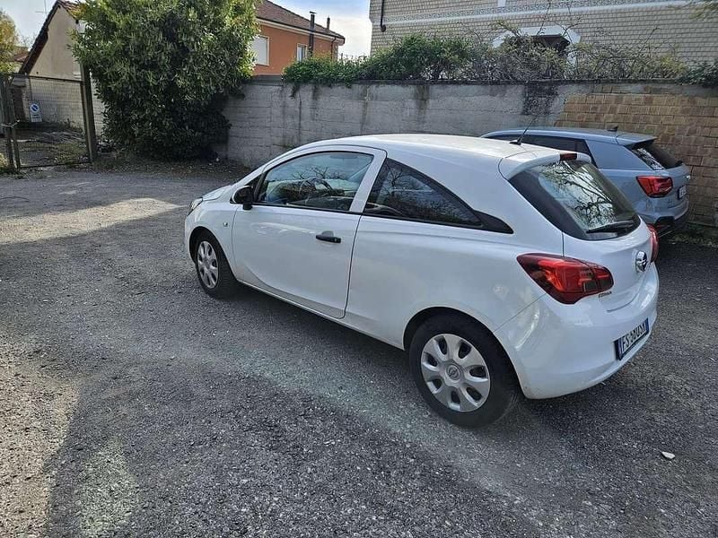 Usado Opel Corsa 75 CV (55 kW) 2018 Blanco Utilitario