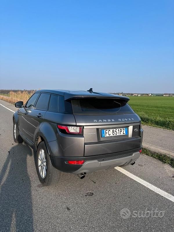 Usata Land Rover Range Rover evoque 150 CV (110 kW) 2016 Grigio SUV