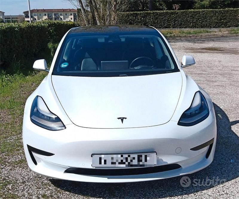 Usata Tesla Model 3 Standard Range Plus 239 kW (325 CV) 2020 Bianco Berlina