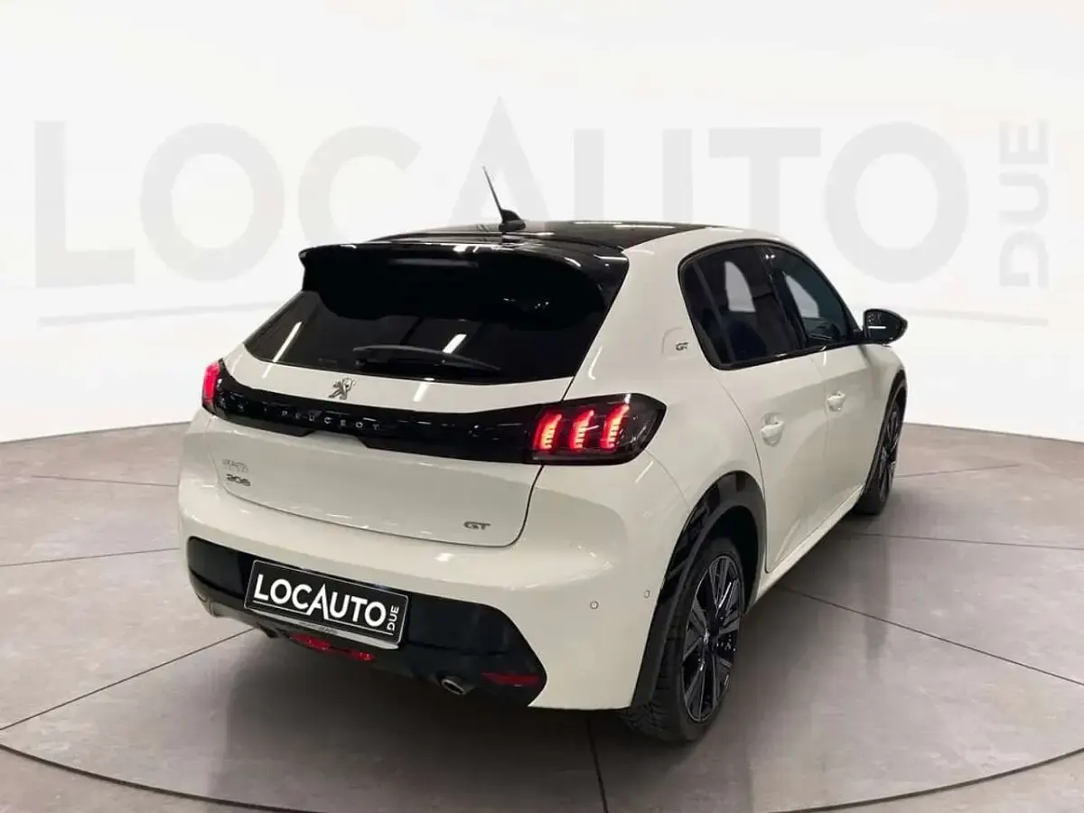 Usata Peugeot 208 GT 101 CV (74 kW) 2023 Bianco Utilitaria