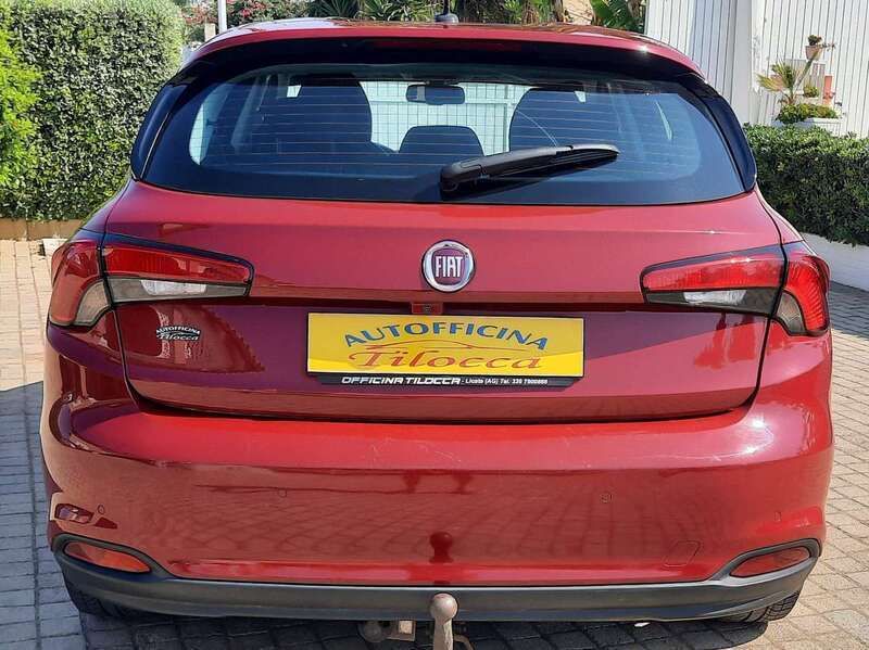 Usata Fiat Tipo Lounge 95 CV (69 kW) 2016 Rosso Berlina