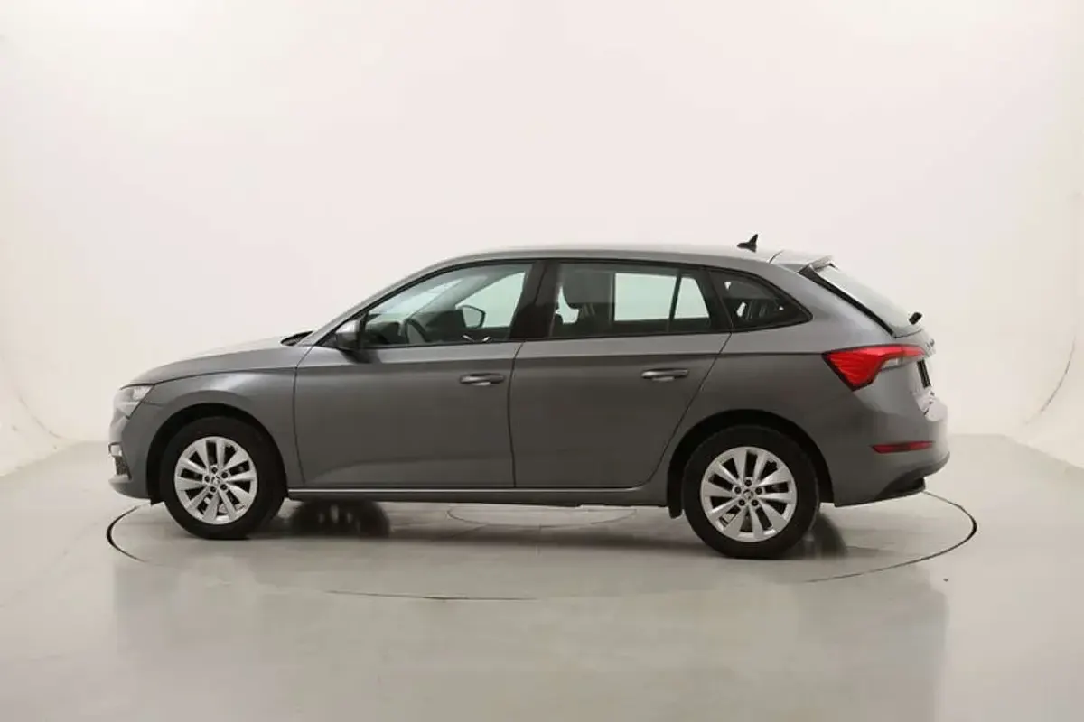 Usata Skoda Scala Ambition 95 CV (69 kW) 2023 Grigio Utilitaria