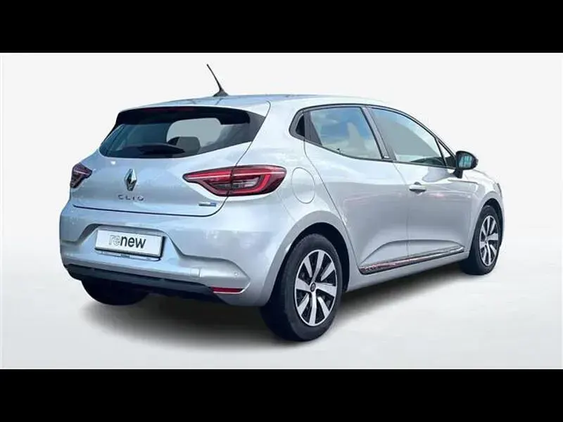 Usata Renault Clio Zen 140 CV (102 kW) 2021 Grigio chiaro Utilitaria