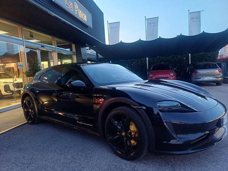 Usata Porsche Taycan Cross Turismo 350 kW (476 CV) 2023 Nero Station wagon