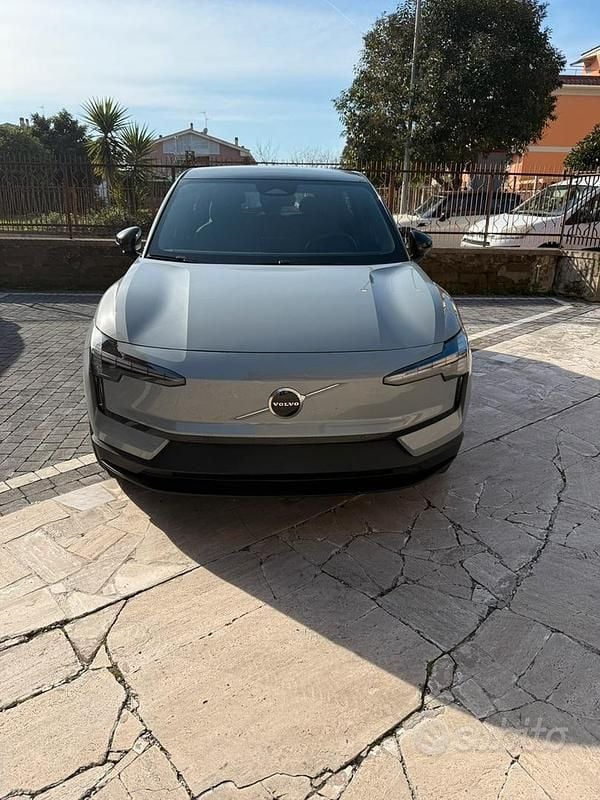 Usata Volvo EX30 Plus 200 kW (272 CV) 2024 Grigio SUV