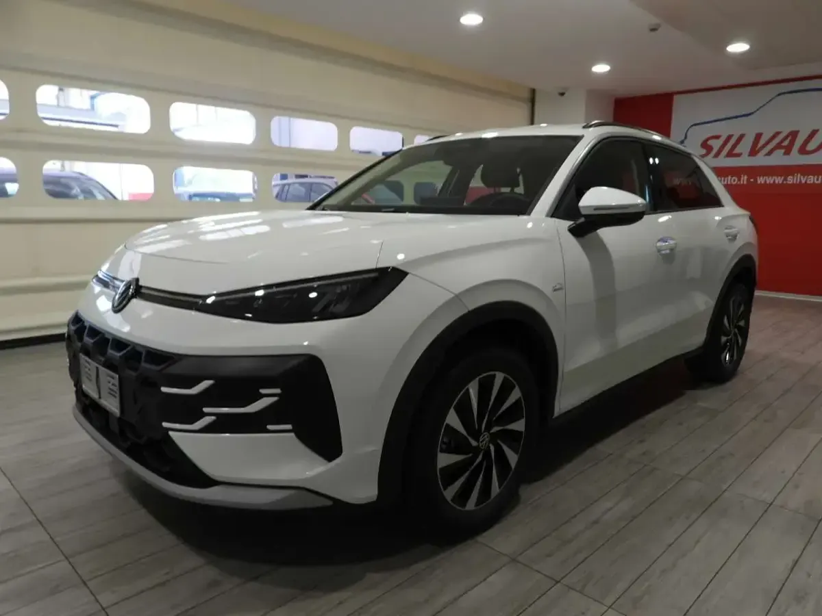 Nuova VW T-Roc Life 116 CV (85 kW) 2026 Canary yellow SUV