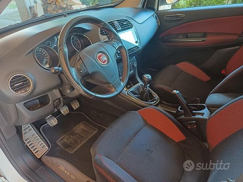 Usata Fiat Bravo 105 CV (77 kW) 2010 Bianco Utilitaria