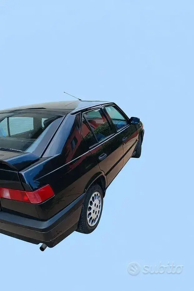 Usata Alfa Romeo 33 88 CV (64 kW) 1993 Nero Berlina