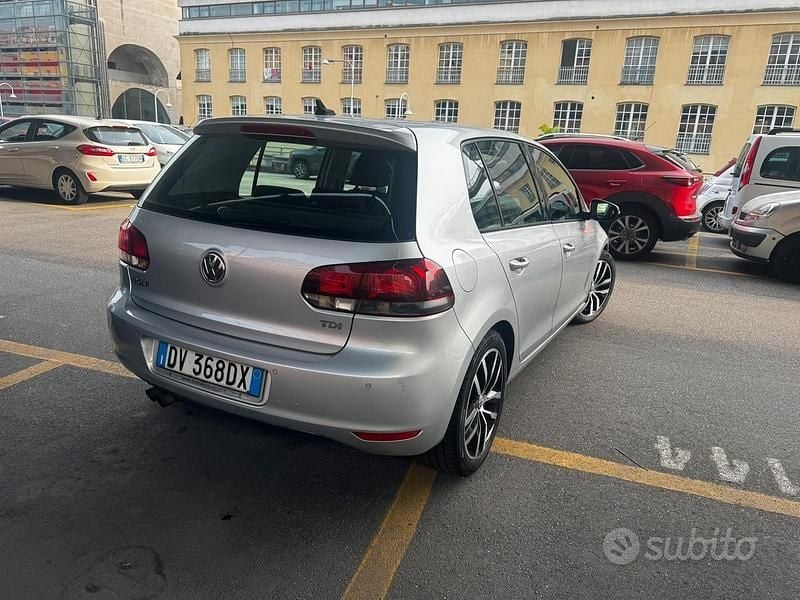 Usata VW Golf VI Highline 110 CV (80 kW) 2009 Grigio Utilitaria