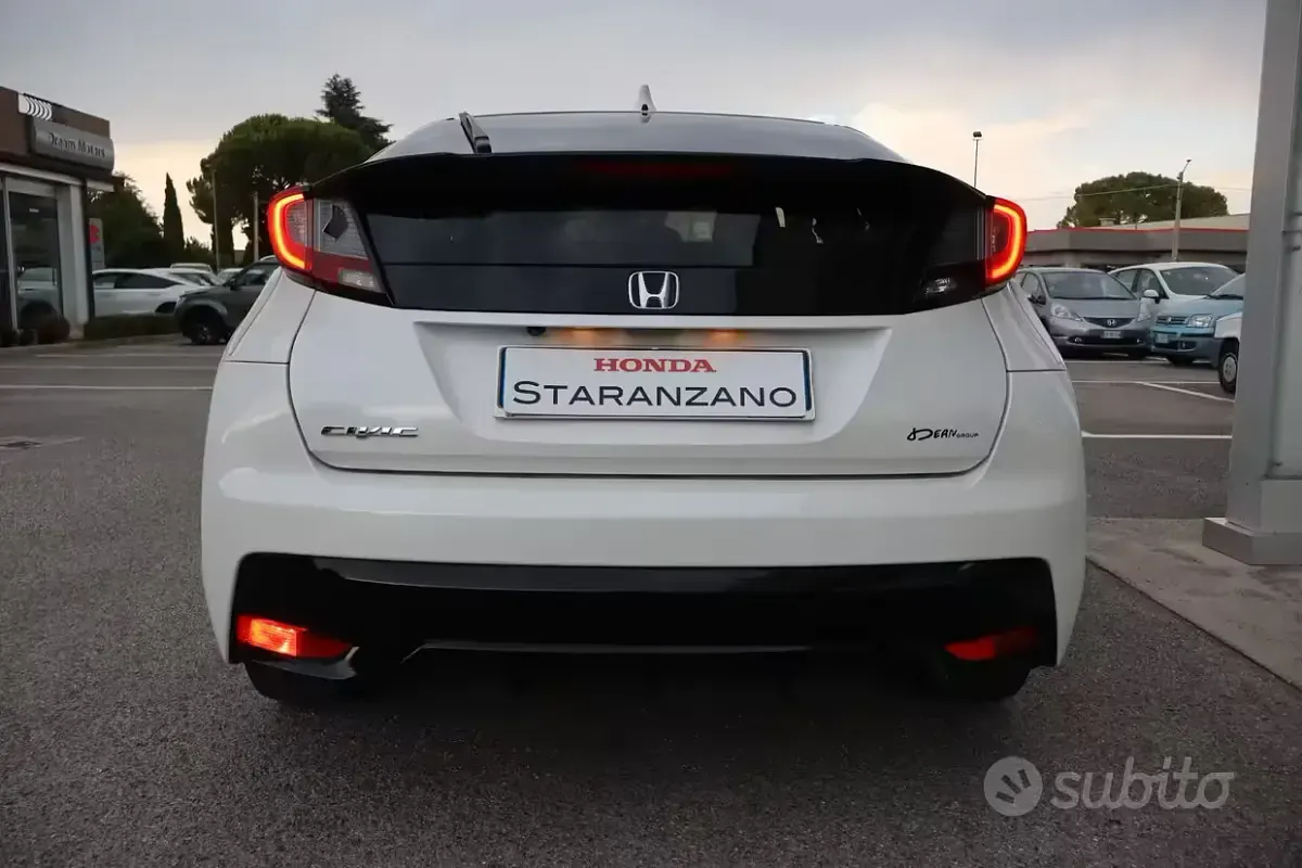 Usata Honda Civic Elegance 120 CV (88 kW) 2017 Bianco Berlina