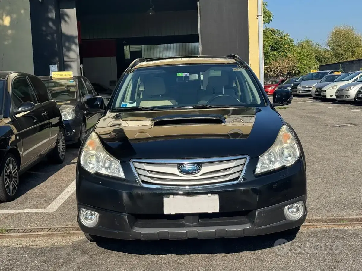 Usata Subaru Outback Exclusive+ 150 CV (110 kW) 2013 Nero Station wagon