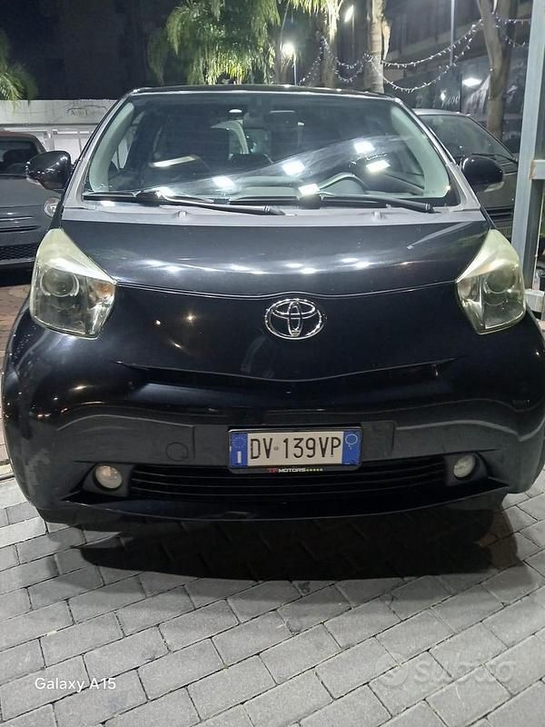 Usata Toyota iQ 67 CV (49 kW) 2010 Nero Utilitaria