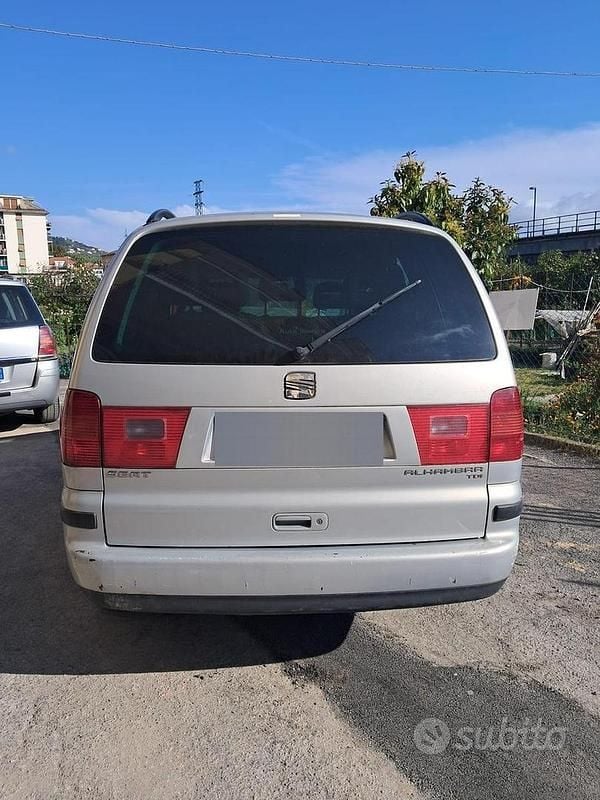 Usata Seat Alhambra 115 CV (84 kW) 2001 Grigio Monovolume