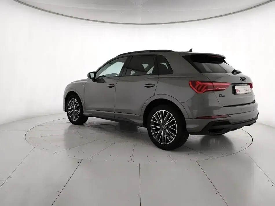 Usata Audi Q3 S-Line 150 CV (110 kW) 2022 Grigio SUV