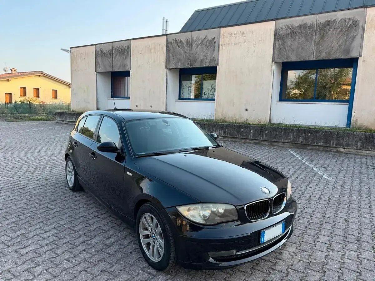 Usata BMW 118 Efficient Dynamics 143 CV (105 kW) 2007 Nero Utilitaria