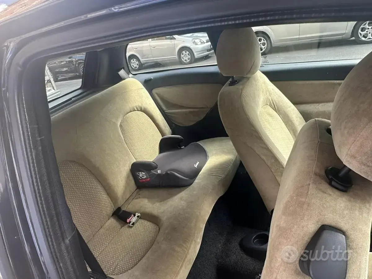 Usata Lancia Ypsilon 69 CV (50 kW) 2004 Nero Utilitaria