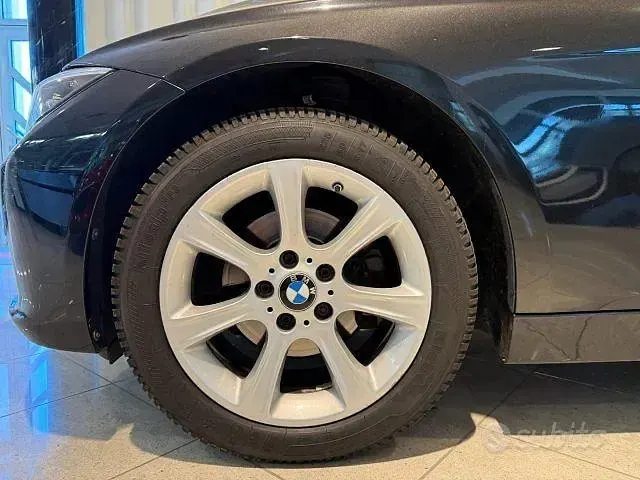Begagnad BMW 320 184 HK (135 kW) 2014 Svart Kombi