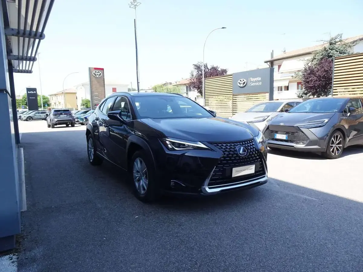 Usata Lexus UX 250h Business Edition 184 CV (135 kW) 2021 Nero SUV