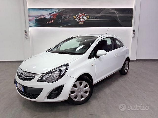 Usata Opel Corsa Edition 86 CV (63 kW) 2015 Bianco Utilitaria
