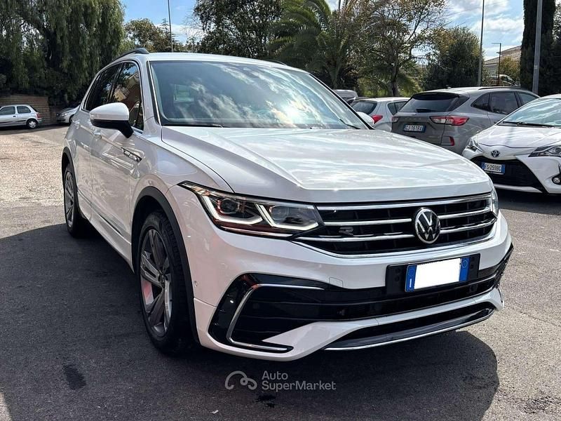 Bianco Usata 2021 VW Tiguan R-line SUV | 32.500 € (Molto cara) - Immagine 1/4