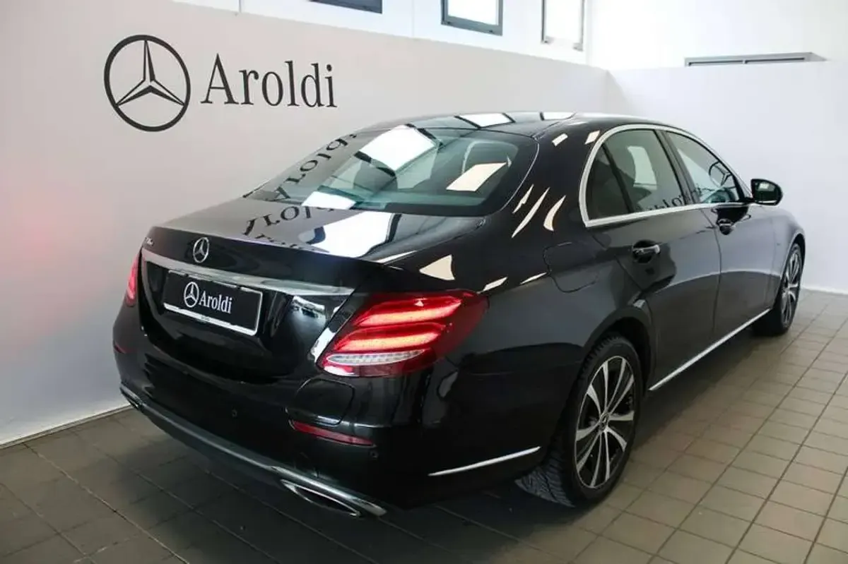 Usata Mercedes E350 Exclusive 211 CV (155 kW) 2017 197 nero ossidiana met. Berlina