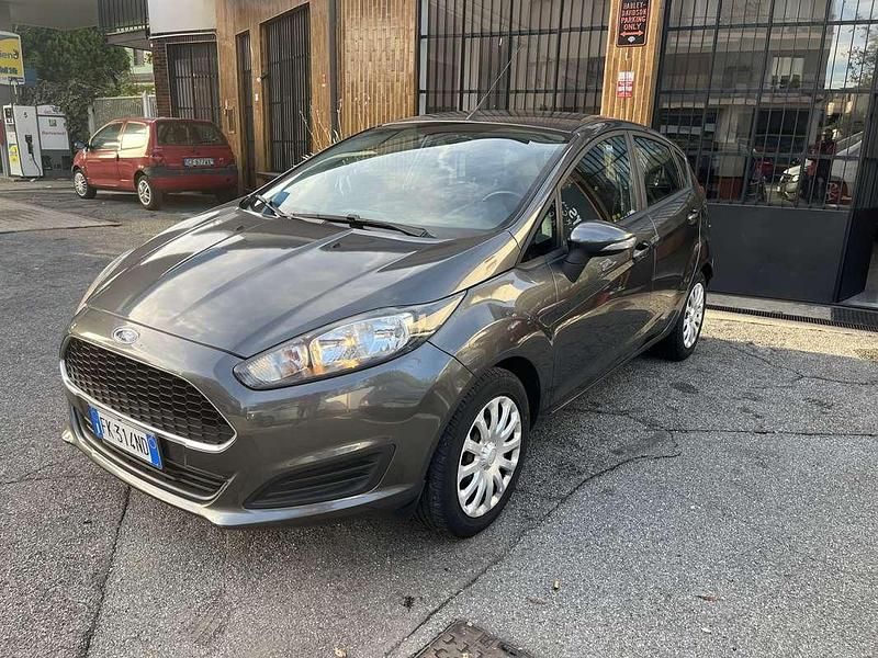 Grigio Usata 2017 Ford Fiesta ST-Line Berlina | 5200 € (Super prezzo) - Immagine 1/4