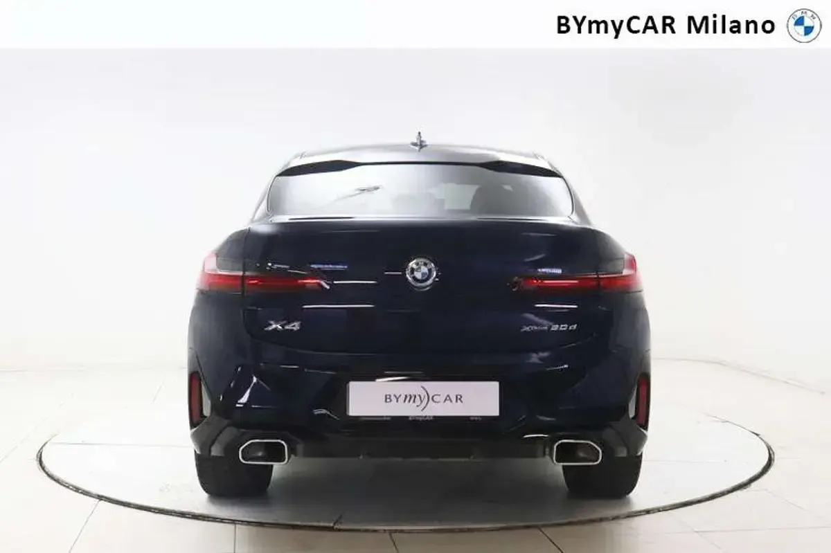 Usata BMW X4 M Sport 190 CV (139 kW) 2023 Tanzanite blue metallizzato SUV