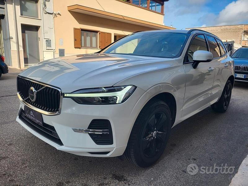 Usata Volvo XC60 Momentum 197 CV (144 kW) 2021 Bianco SUV