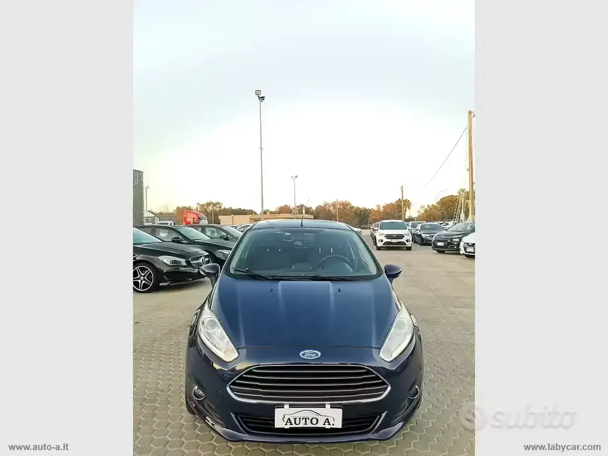 Usata Ford Fiesta Titanium 95 CV (69 kW) 2016 Blu Utilitaria
