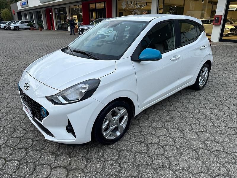 Bianco Usata 2020 Hyundai i10 Due volumi | 13.500 € (Cara) - Immagine 1/4