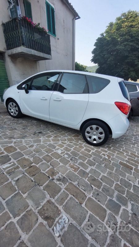 Usata Opel Meriva 2012 Bianco Monovolume