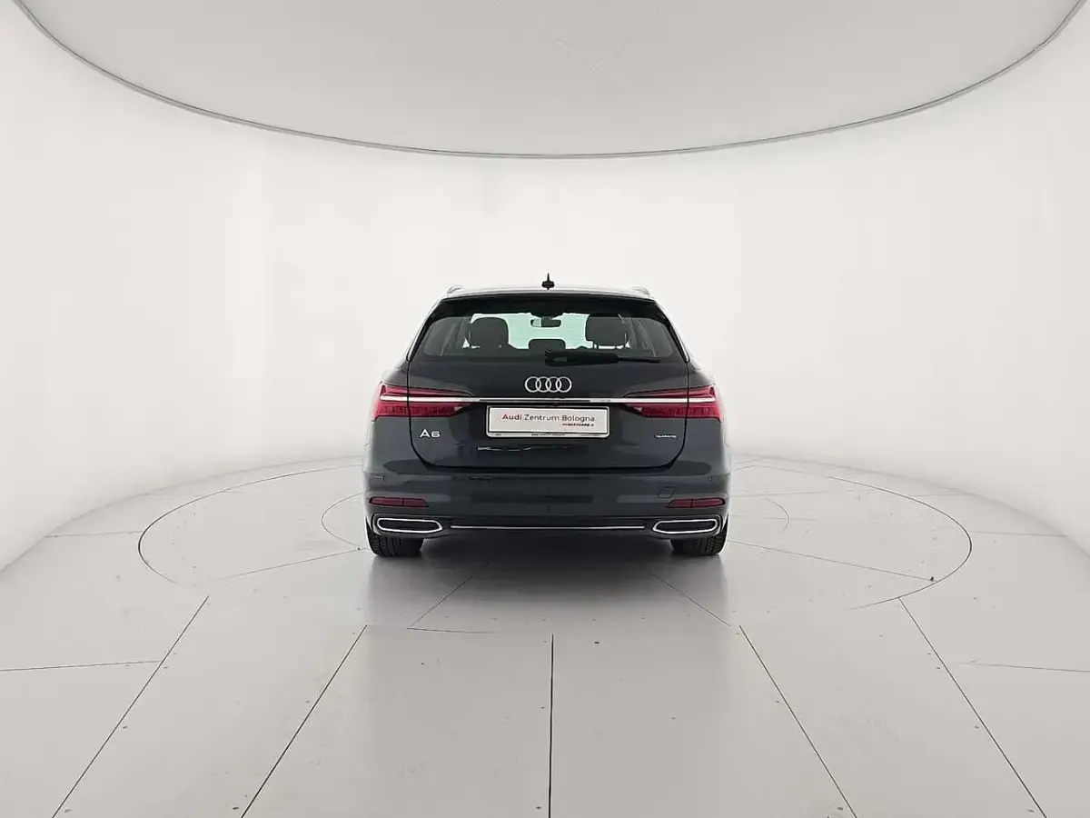 Usata Audi A6 Business 204 CV (150 kW) 2022 Grigio Station wagon