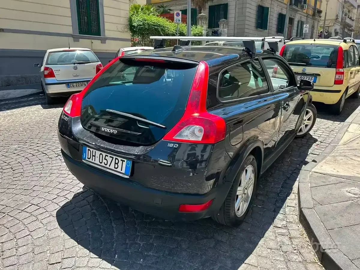 Usata Volvo C30 109 CV (80 kW) 2007 Nero Utilitaria