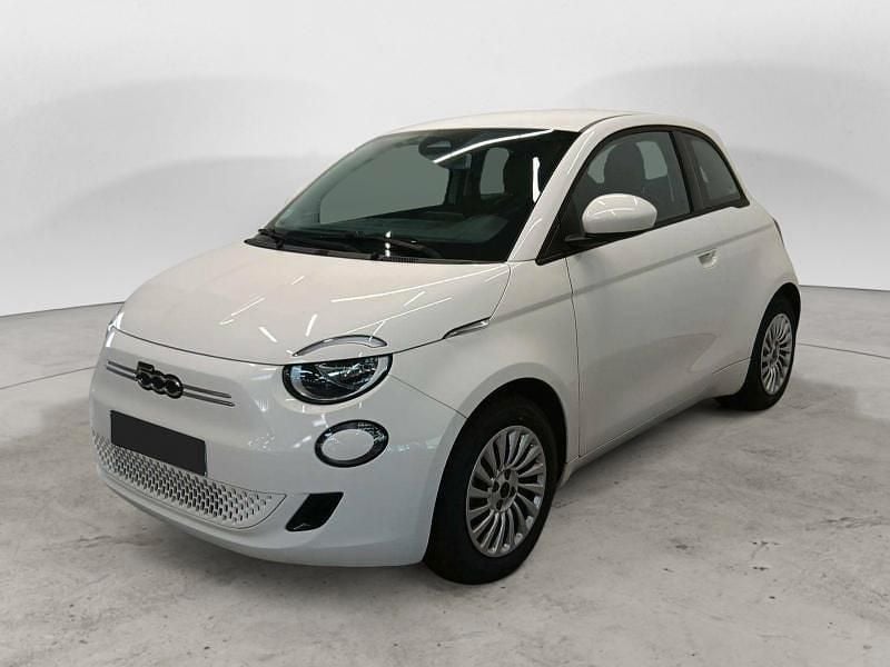 Usata Fiat 500e Action 69 kW (95 CV) 2023 Viola Berlina