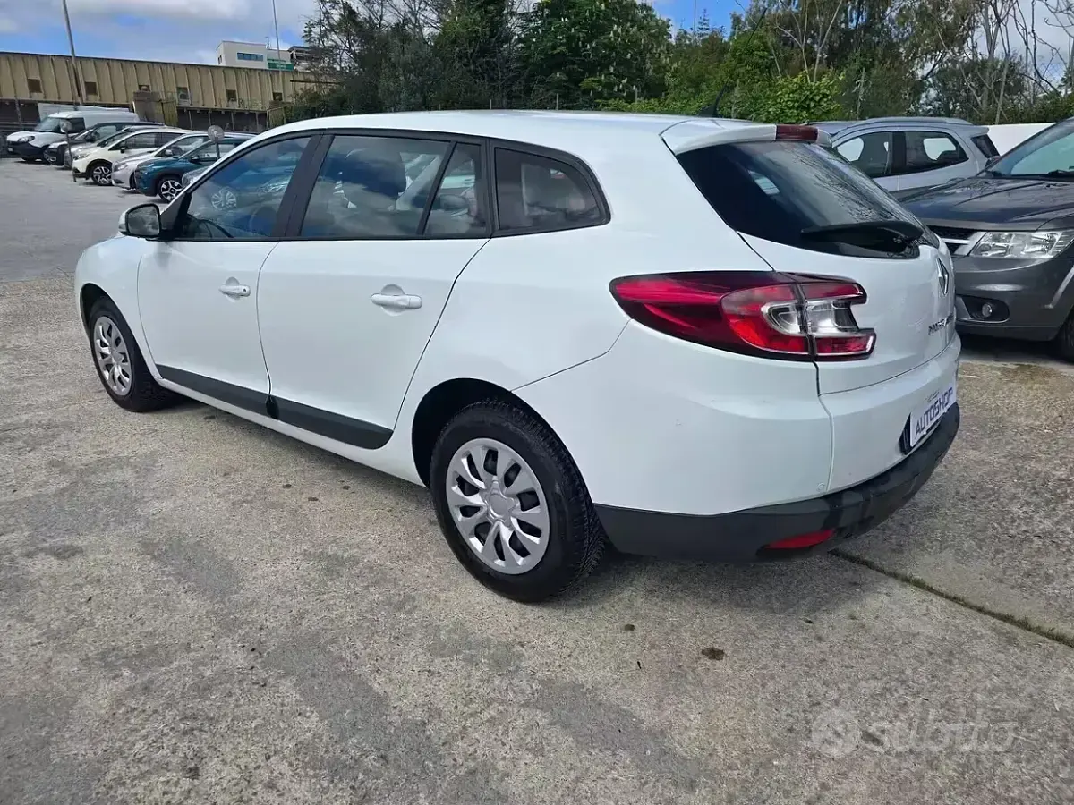 Usata Renault Mégane GrandTour 110 CV (80 kW) 2013 Bianco Station wagon