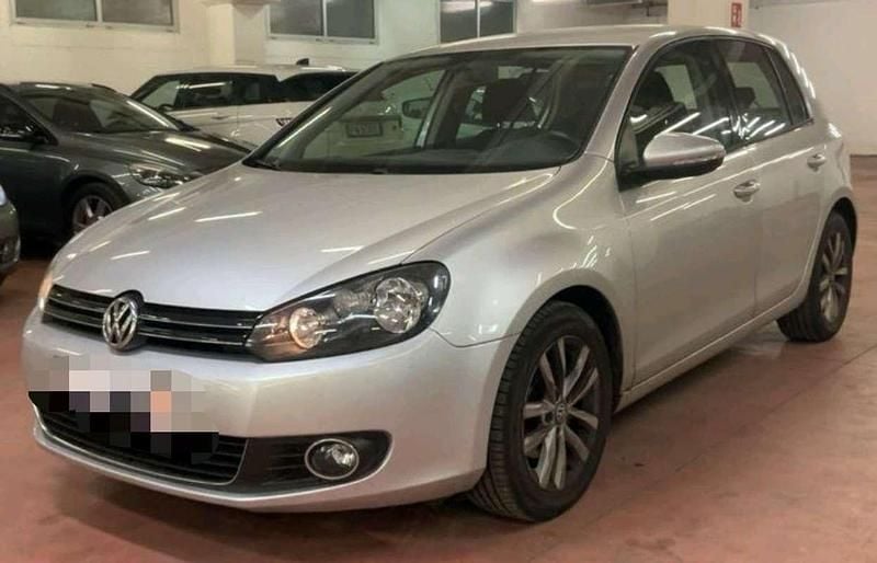 Usata 2011 VW Golf VI Trendline Tre volumi | 5800 € (Buon prezzo) - Immagine 1/4