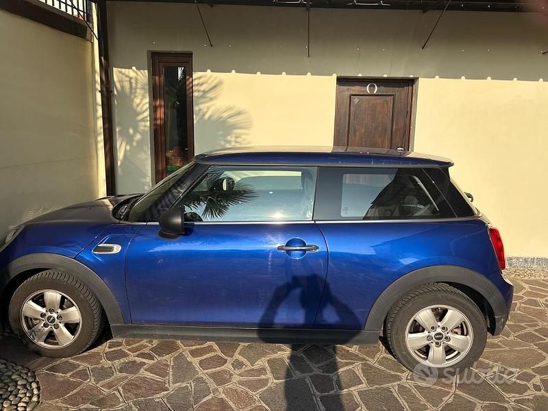 Usata Mini ONE 75 CV (55 kW) 2018 Blu Utilitaria