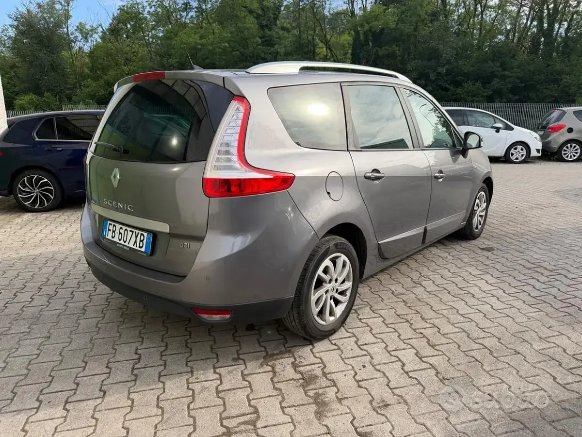 Usata Renault Scénic 110 CV (80 kW) 2016 Marrone Monovolume