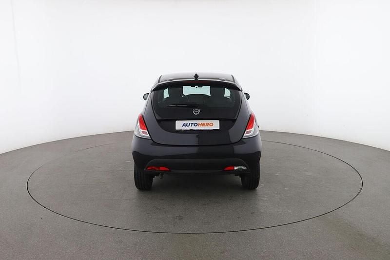 Usata Lancia Ypsilon 70 CV (51 kW) 2024 Nero Utilitaria